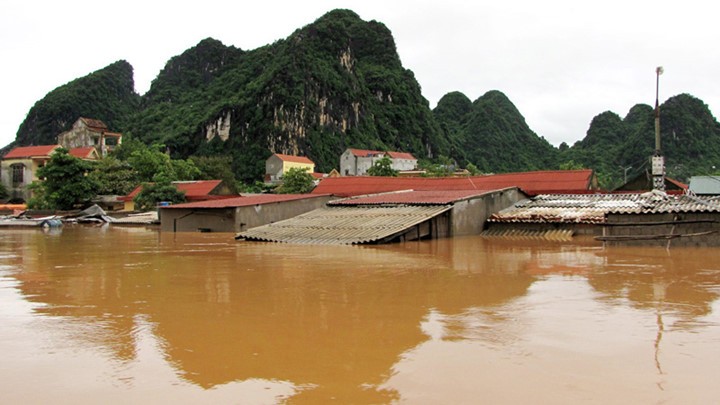 Provinces batten down the hatches against Sarika typhoon - ảnh 1