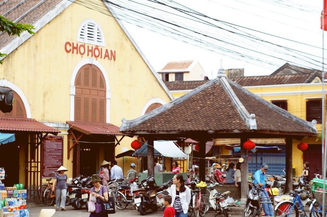 Discovering Hoi An food paradise market - ảnh 2