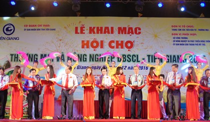  Mekong Delta— Tien Giang Agricultural Trade Fair 2016 opens - ảnh 1