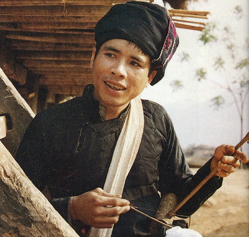 Mountains and forests in the life of the Kho Mu - ảnh 2