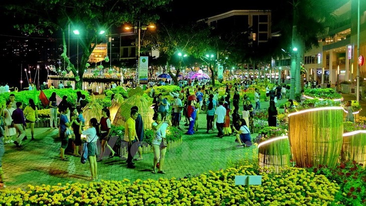 Spring flower festival in 2017 - ảnh 1