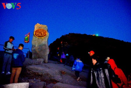 Yen Tu Mountain, a sacred and peaceful Buddhist sanctuary - ảnh 3