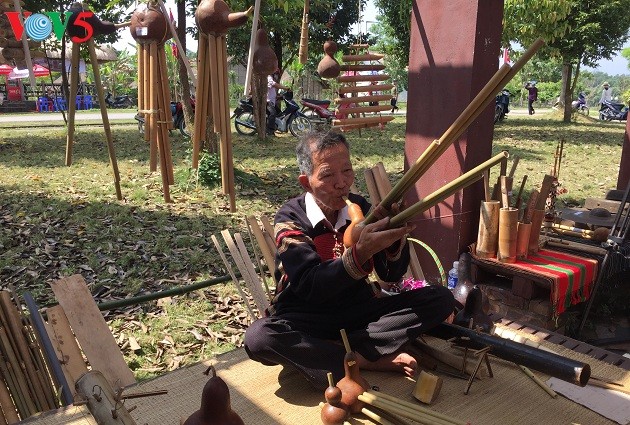 Preserving ethnic minority musical instruments  - ảnh 1