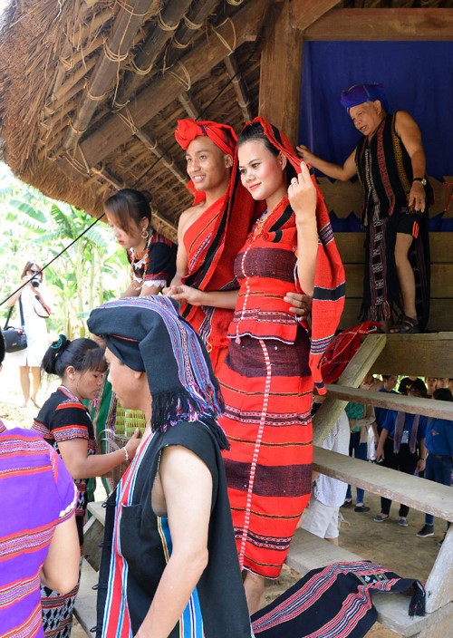 Unique wedding rituals of the Pa Ko - ảnh 1