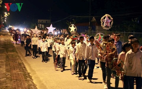 Mid-Autumn Festival for children in remote areas - ảnh 2