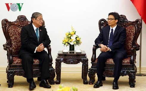 Deputy PM Vu Duc Dam receives Cambodian Information Minister - ảnh 1