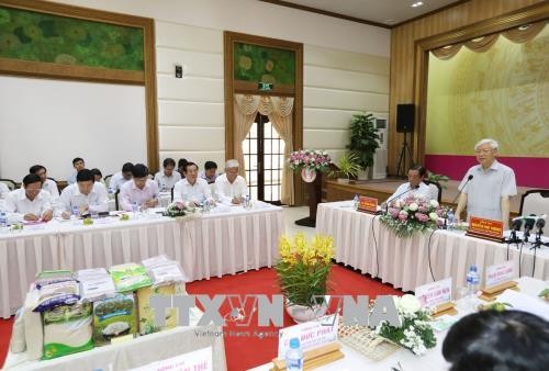 Party General Secretary works with Dong Thap province's key leaders - ảnh 1