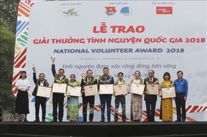 Vietnam marks International Volunteers Day  - ảnh 1