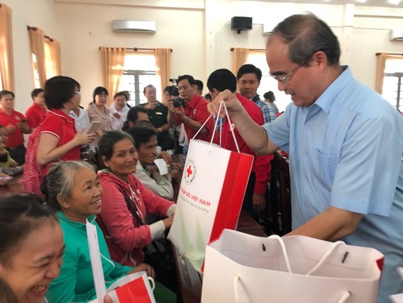 Disadvantaged people taken care of ahead of Tet - ảnh 1