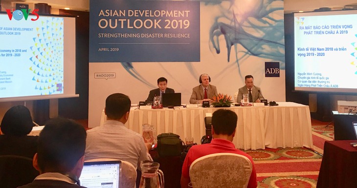 ADB: Vietnam’s economy to expand 6.8 percent in 2019 - ảnh 1