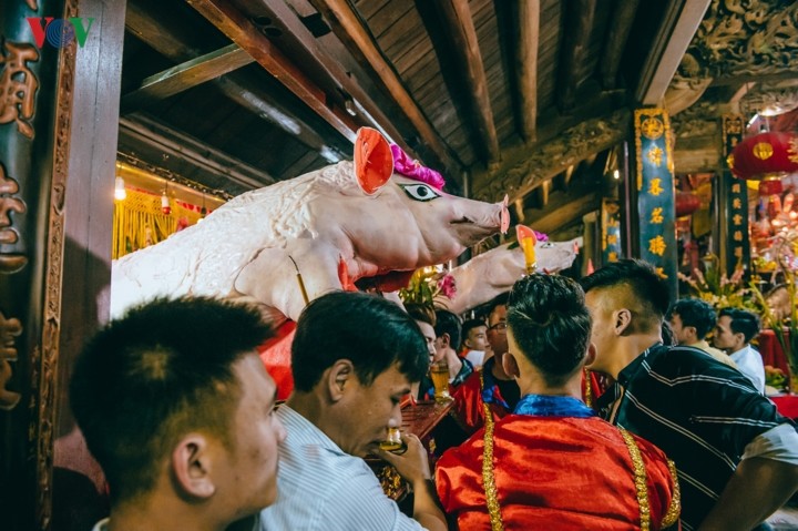 La Phu village preserves communal house, pig procession festival  - ảnh 6