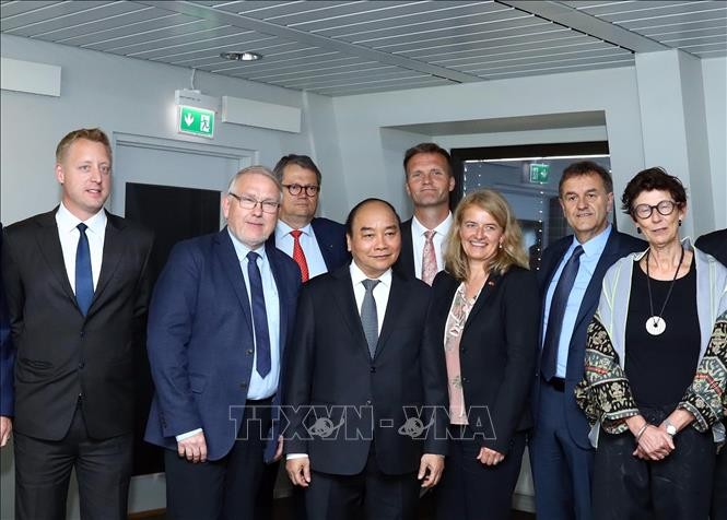 PM calls for establishment of Norway’s production center in Vietnam - ảnh 1