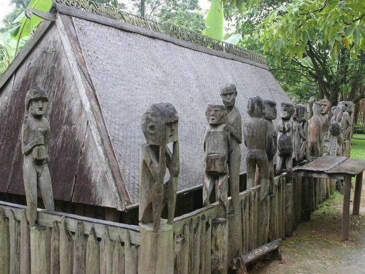 Grave sculptures of the Central Highlands - ảnh 1