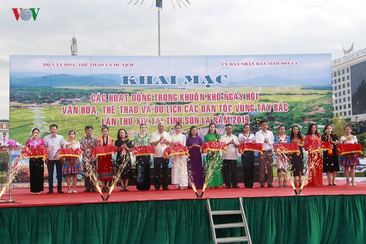 Northwest ethnic cultural festival opens in Son La city  - ảnh 1