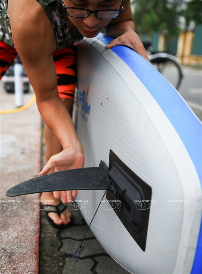 SUP boarding on West Lake  - ảnh 4