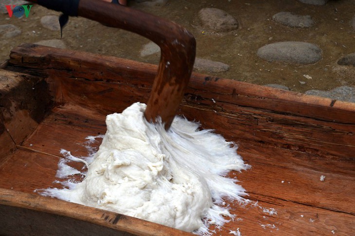 H’Mong round sticky rice cakes in northwest Vietnam - ảnh 6