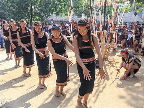 Xoang dance of the Ba Na - ảnh 1