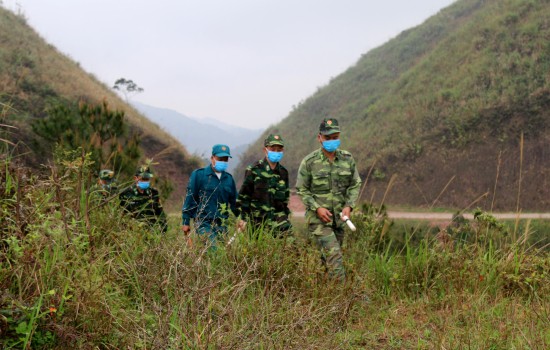 “Iron shield” defends border gates from pandemic - ảnh 1