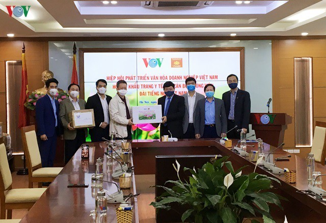 3,000 medical masks presented to VOV staff  - ảnh 1