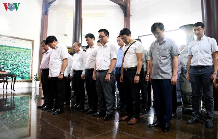 National Radio Festival’s participants visit Nguyen Sinh Sac relic site - ảnh 1