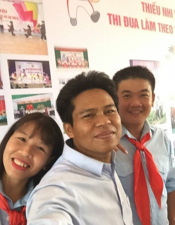 Dedicated teachers in remote mountain regions - ảnh 1