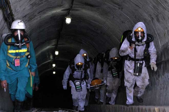 Mine rescue in Quang Ninh - ảnh 1