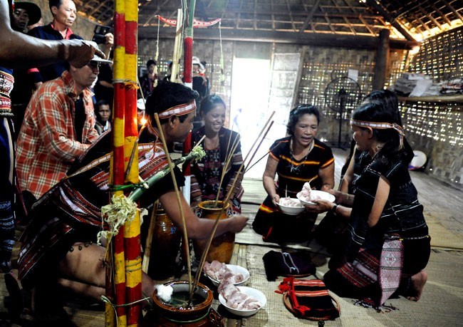 To Mon friendship ceremony of the Ba Na - ảnh 2