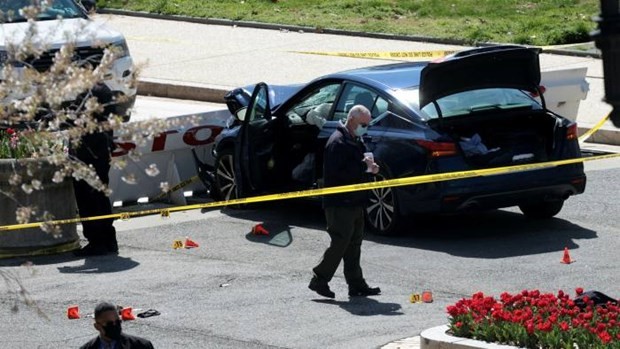 US politicians react to car attack outside the Capitol - ảnh 1