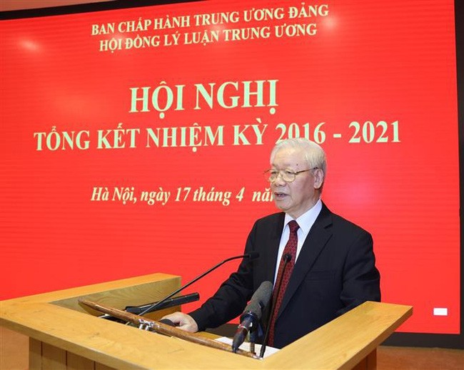 Party leader Nguyen Phu Trong participates in review meeting of Central Theoretical Council - ảnh 1