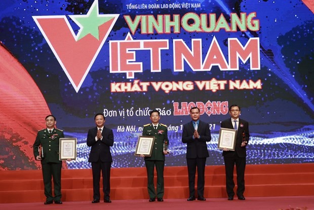 Vietnam Glory' Awards 2021 honor outstanding models - ảnh 1