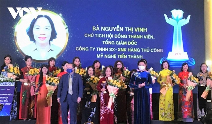 60 excellent businesswomen awarded Golden Rose Cup - ảnh 1