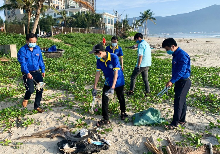 Da Nang boosts marine environment protection to attract tourists - ảnh 1