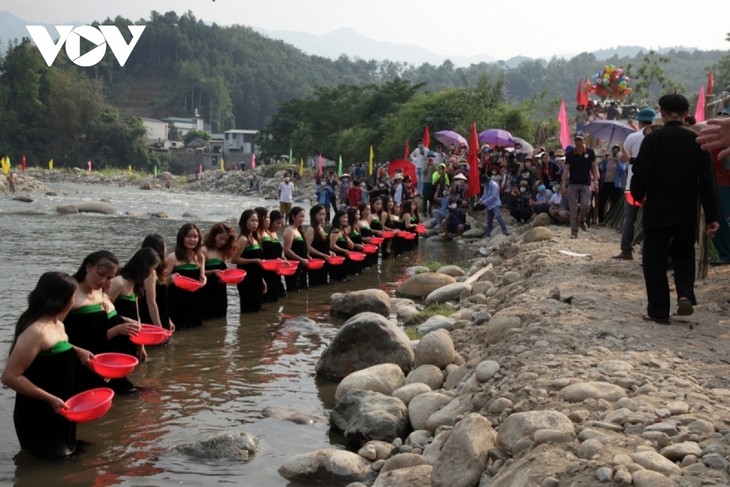 Unique hair washing ritual of the Thai ethnic group - ảnh 9