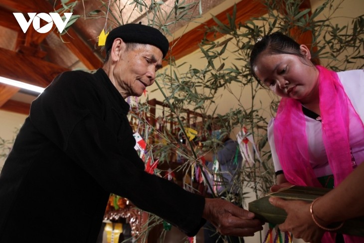 Unique hair washing ritual of the Thai ethnic group - ảnh 1