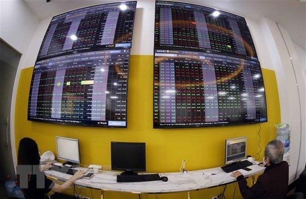 Vietnam’s stock trading value ranks 2nd in ASEAN - ảnh 1