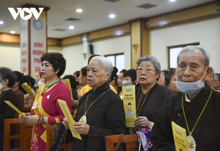 Lord Buddha’s birthday celebrated in Hanoi - ảnh 9