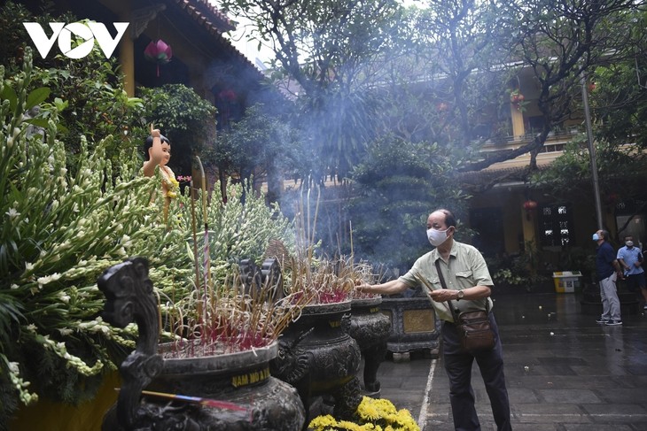 Lord Buddha’s birthday celebrated in Hanoi - ảnh 2