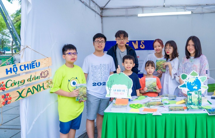 Vietnamese students dedicated to conserving mangroves in Xuan Thuy National Park - ảnh 3