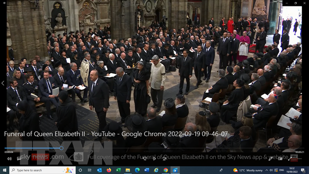 Vietnamese foreign minister attends Queen Elizabeth II’s funeral - ảnh 1