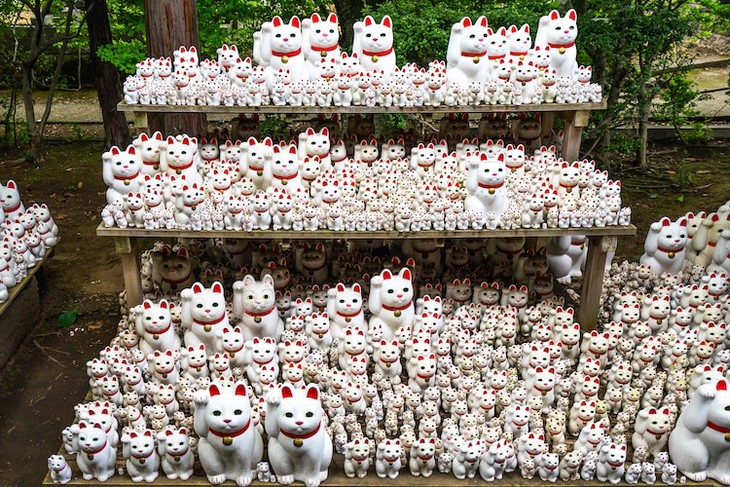 Japan’s Maneki-Neko, the beckoning cat, brings good luck - ảnh 1