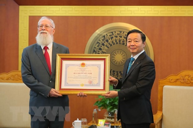 Australian advisor of environment policy awarded Friendship Medal - ảnh 1