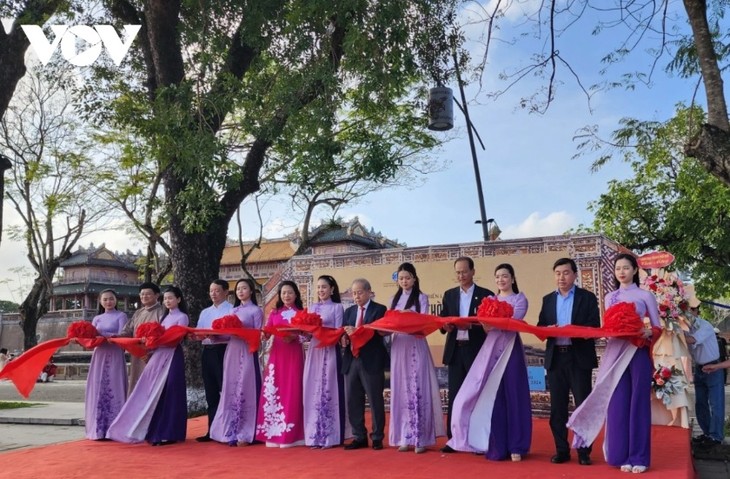 100 records of Hue royal court on display  - ảnh 1