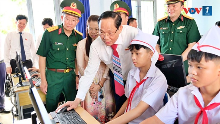 Remote school in Quang Ngai opens one day earlier  - ảnh 1