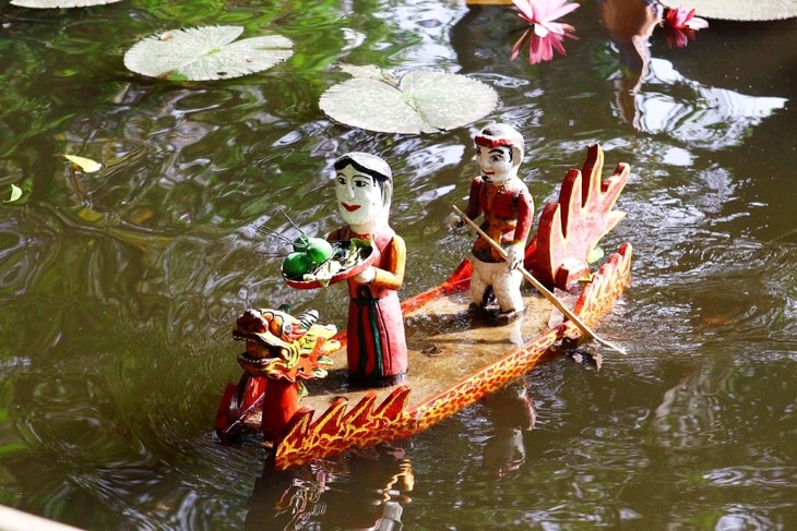 Dong Ngu puppetry master keeps tradition afloat  - ảnh 2