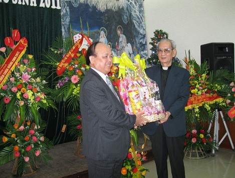 Rencontre des dignitaires catholiques à l'occasion de Noël - ảnh 1