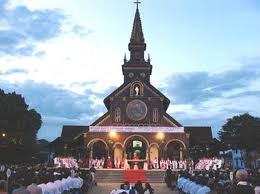 L’église en bois de Kon Tum en fête - ảnh 3