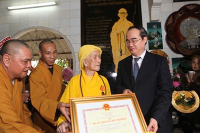 L'ordre Ho Chi Minh à 2 bonzes supérieurs - ảnh 1