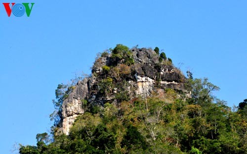 Le ciel et l'eau au lac de Ba Bể - ảnh 13