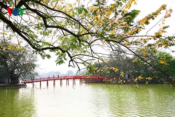 Un jour ensoleillé au lac de l'Epée restituée - ảnh 6