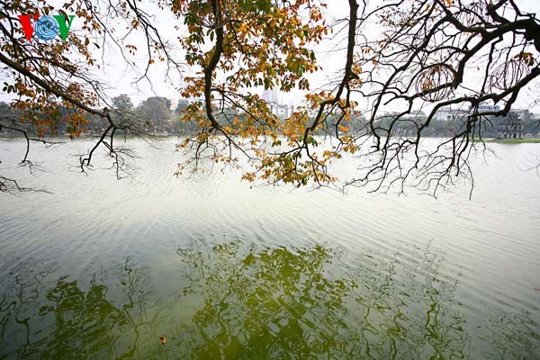 Un jour ensoleillé au lac de l'Epée restituée - ảnh 1